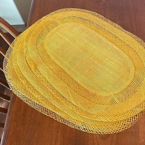 Set of 4 Vintage Bright Yellow Abaca Fiber Placemats - Picture 2 of 8